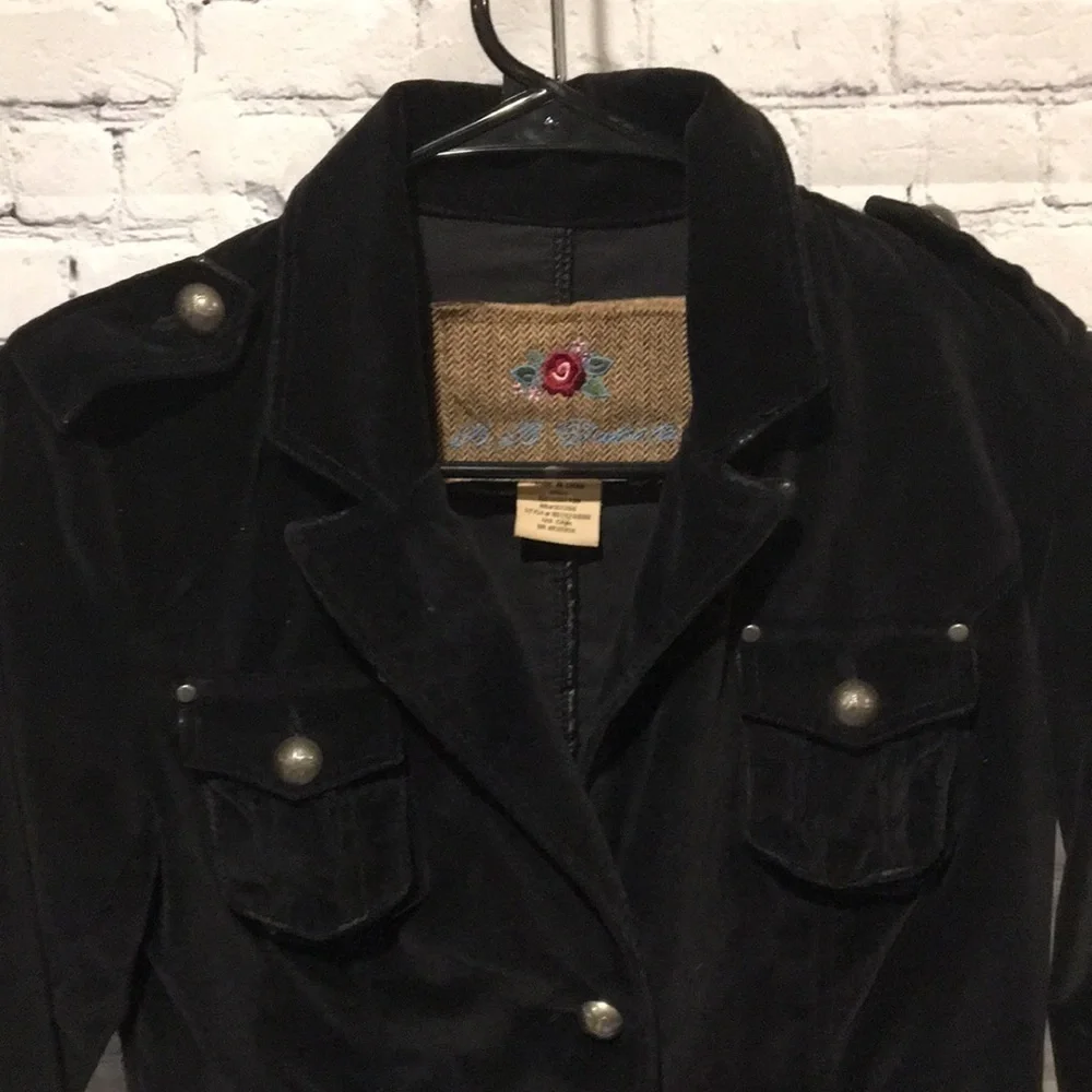 BB Dakota velvet black military jacket with fleur-de-lis‘s buttons